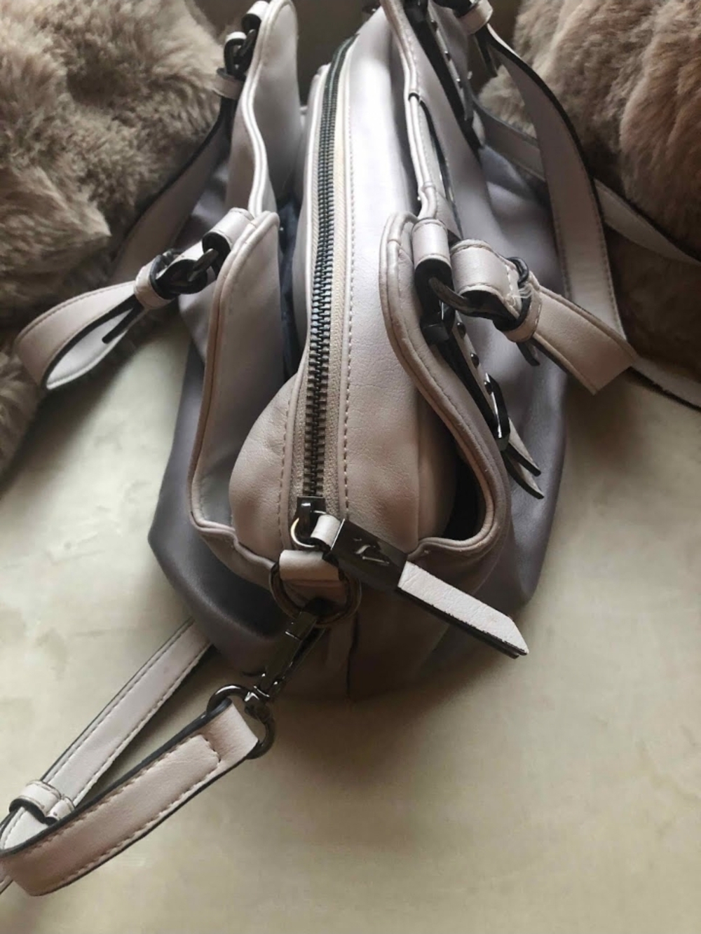 Vera Wang Taupe Shoulder Bag | Neutral Everyday Purse | Minimalist Style - Picture 5 of 6